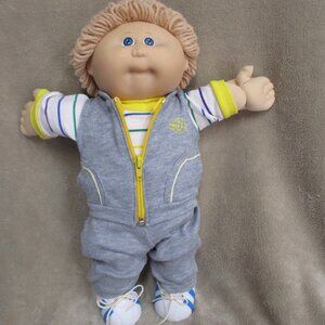 Vintage Cabbage Patch Kid 16 in boy doll blonde blue eyes ToyR Us Kids outfit